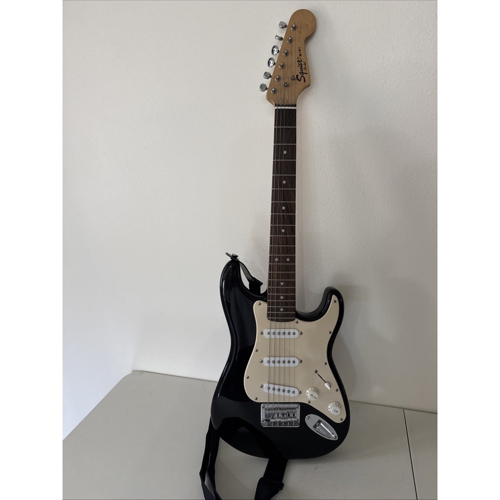 Fender Squier Mini Stratocaster 6-String Electric Guitar